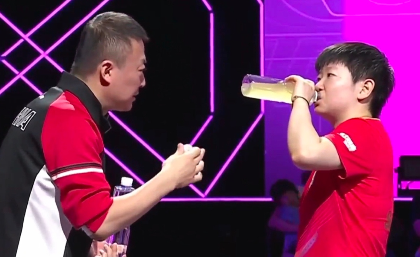 ue, 间位置的调, src