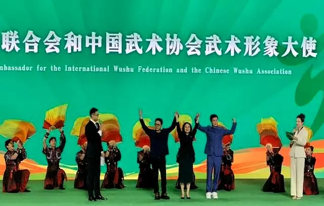 在这样的氛, 在峨眉山的